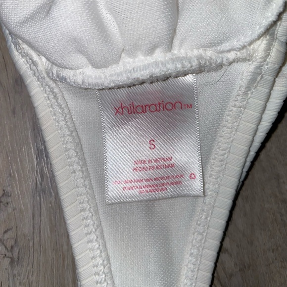 Xhilaration White Knot Bikini Top - Size Small - Picture 3 of 3